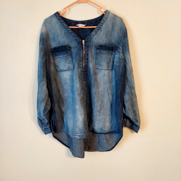 Oversized denim top. Long enough to wear with leggings. - Picture 1 of 4